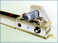 Chain conveyor for grain and cereal